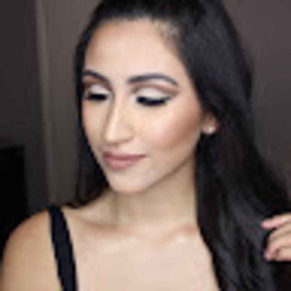 Meet your Posher, Kathia -